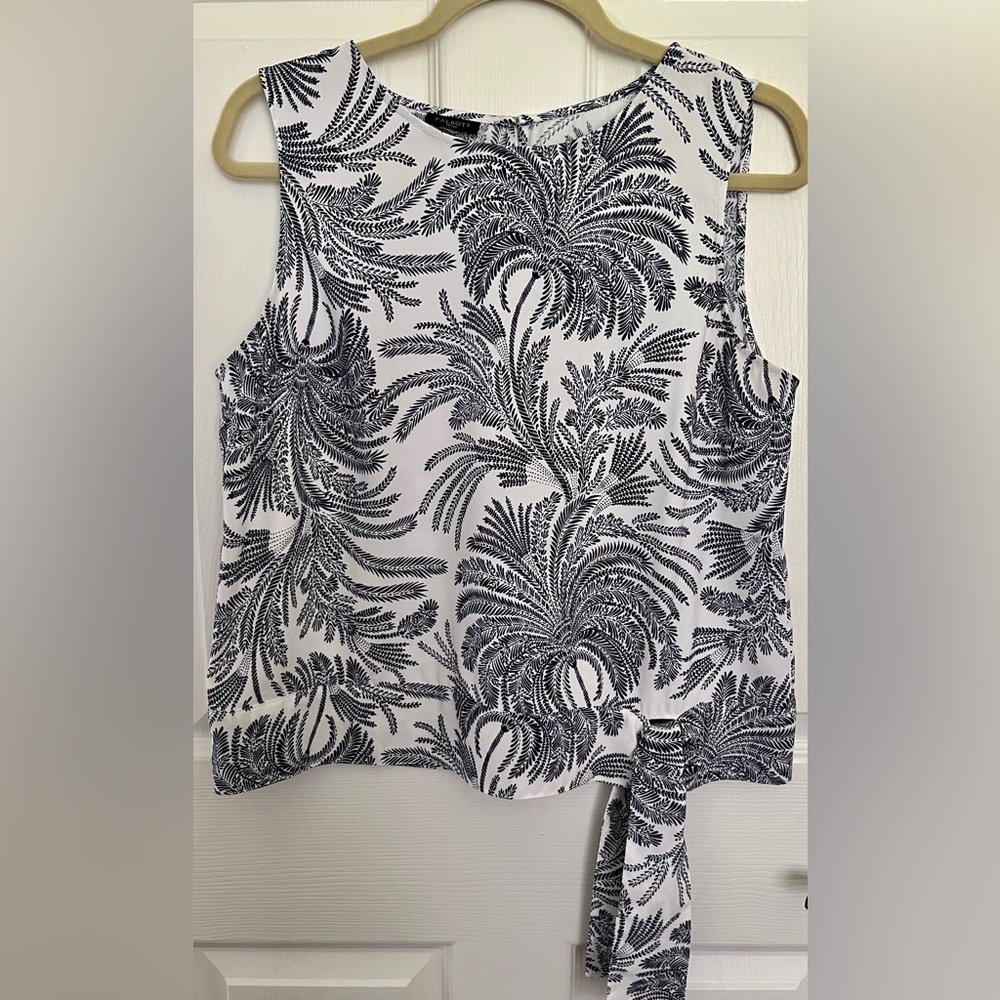 Talbots Navy and White Patterned Sleeveless Blouse